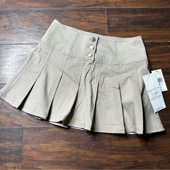 Vanilla Star Khaki Pleated Micro Mini Skort - Picture 2 of 4